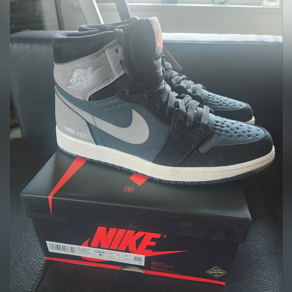 Jordan 1 Retro High Element
Gore-Tex Black Particle Grey 8,5